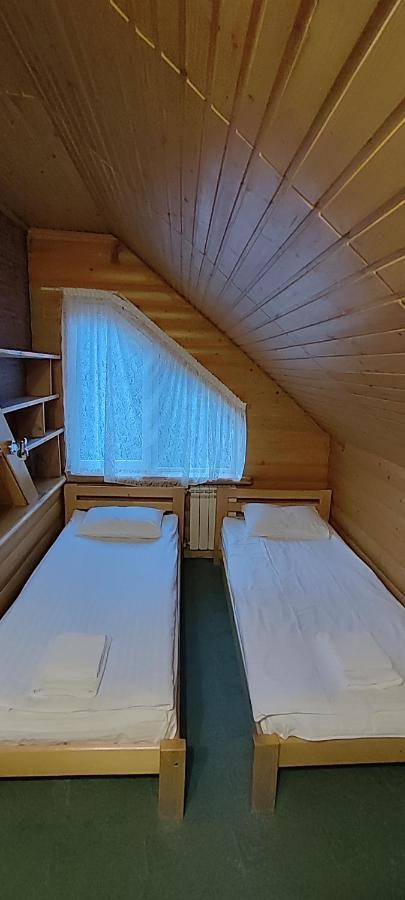 Лелеч Hotell Tatariv Eksteriør bilde
