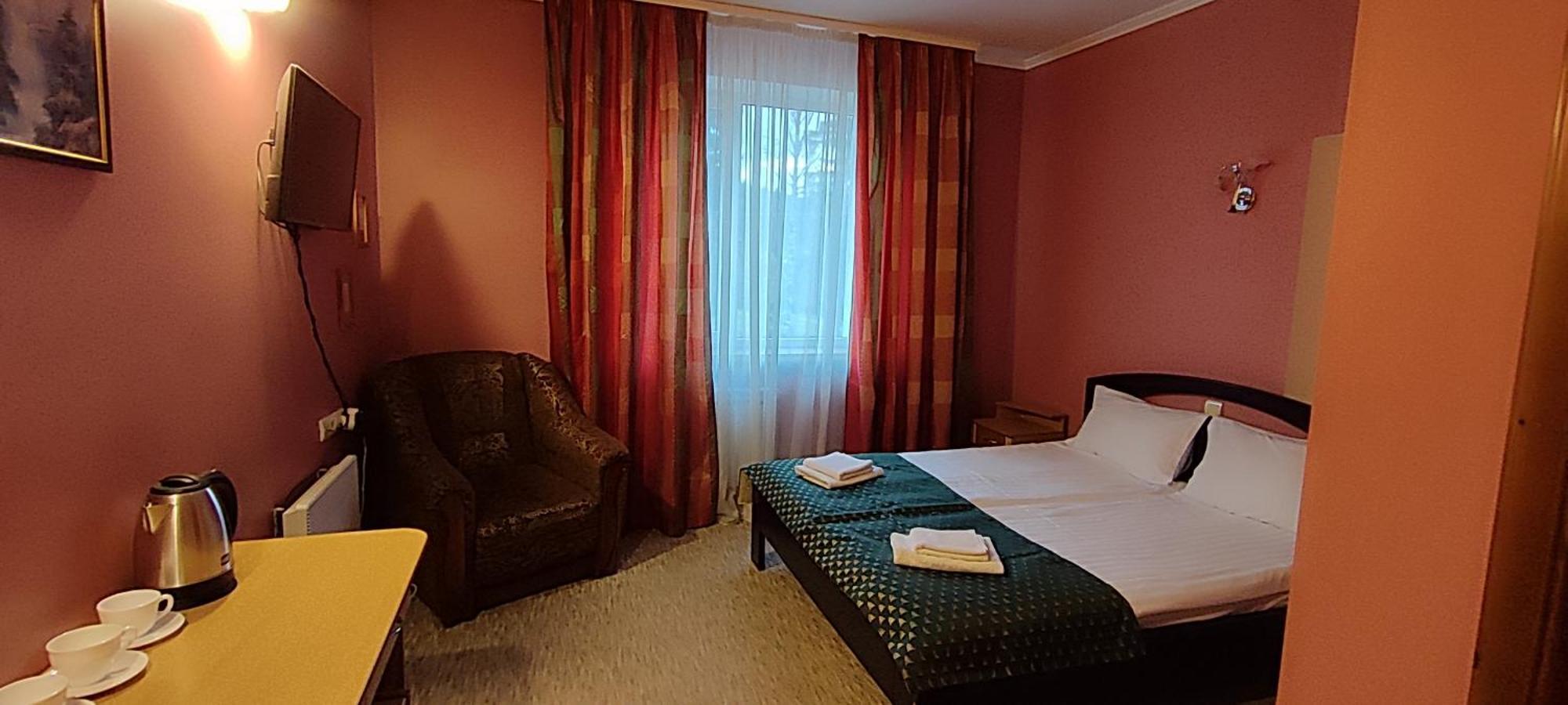 Лелеч Hotell Tatariv Eksteriør bilde