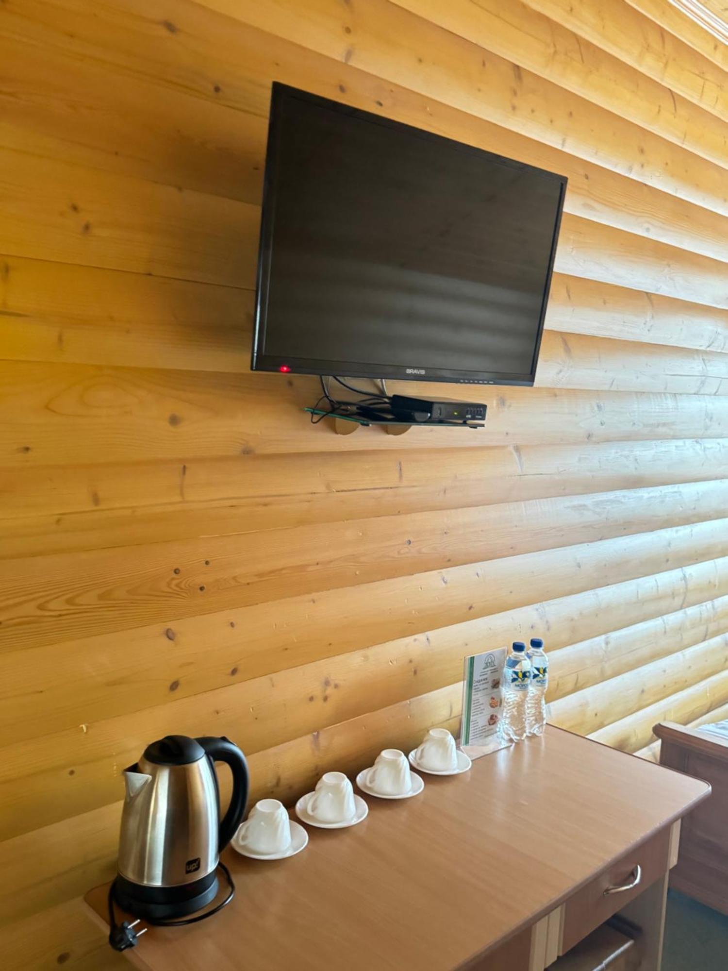Лелеч Hotell Tatariv Eksteriør bilde