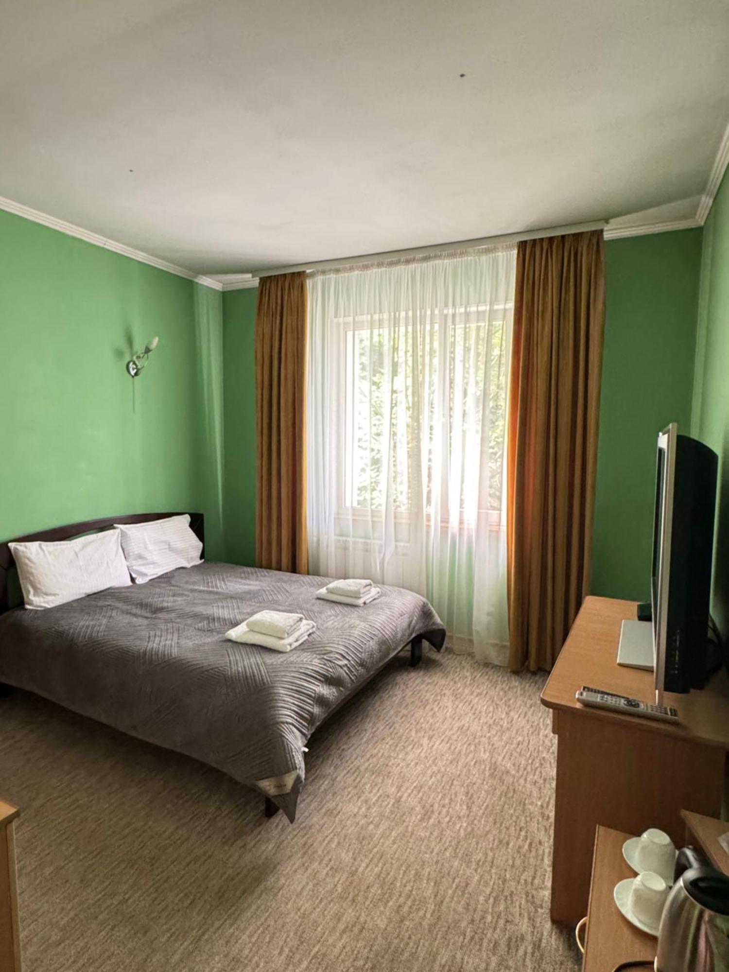 Лелеч Hotell Tatariv Eksteriør bilde