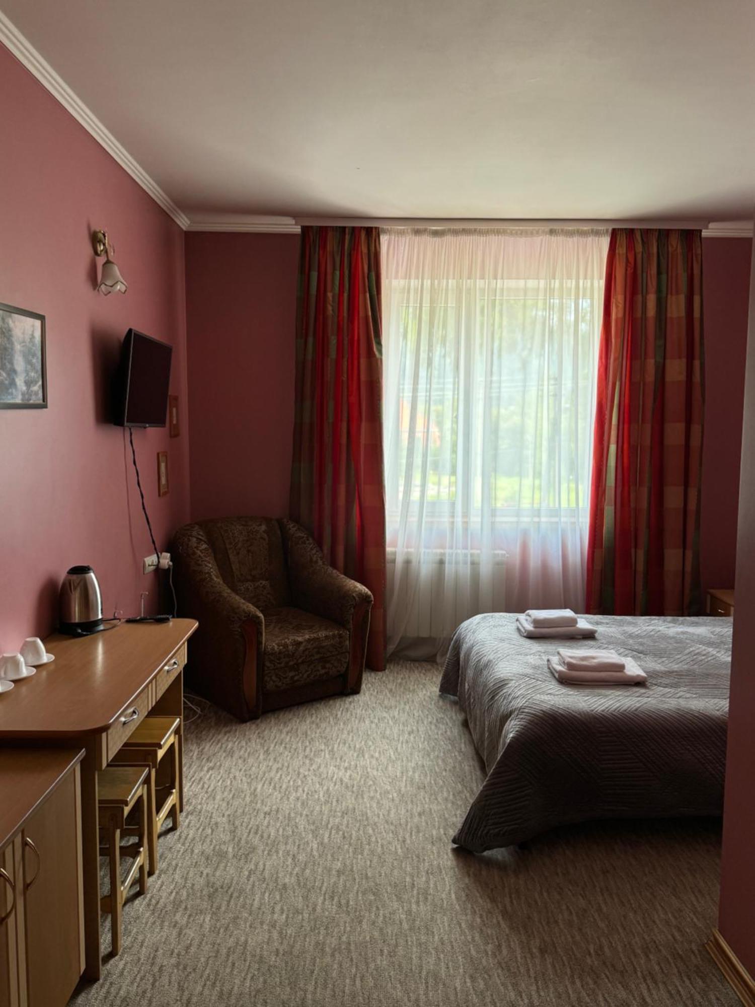 Лелеч Hotell Tatariv Eksteriør bilde
